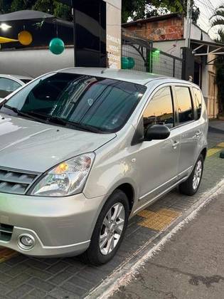 NISSAN LIVINA 1.6 16V FLEX 4P MANUAL NISSAN LIVINA 1.6 16V FLEX 4P MANUAL